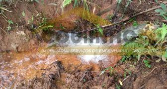 CI 165 - Terreno com 4,5 ha, muita água corrente (100 polegadas) e casa localizado no povoado de Machados – Crucilandia MG